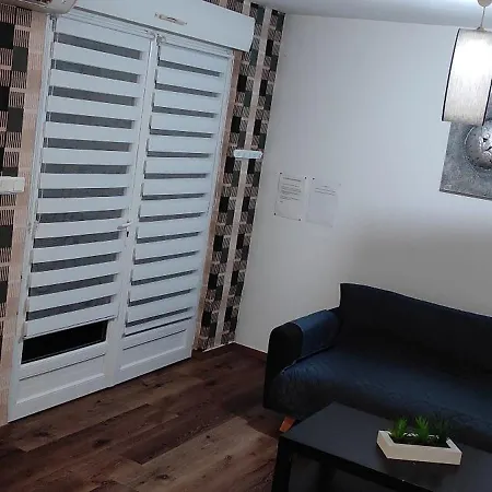 Petite Maison Agreable Casa de Férias Calais